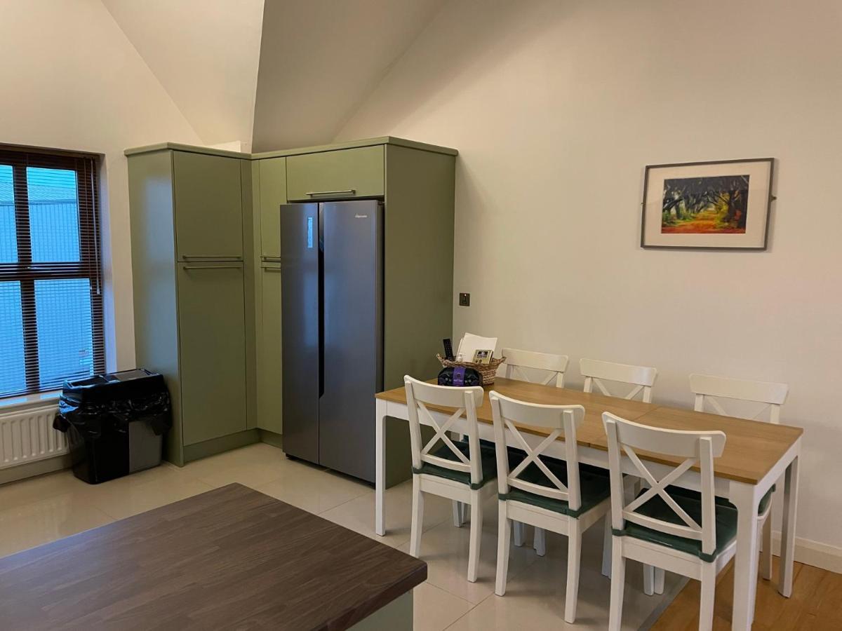 Orchard Oasis, Luxury Penthouse Getaway Daire Coleraine Dış mekan fotoğraf