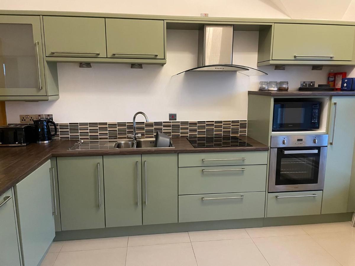 Orchard Oasis, Luxury Penthouse Getaway Daire Coleraine Dış mekan fotoğraf